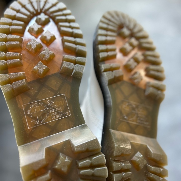 Dr. Martens Women's 1460 White Patent Leather Boots Size 6 NEW - Picture 5 of 6